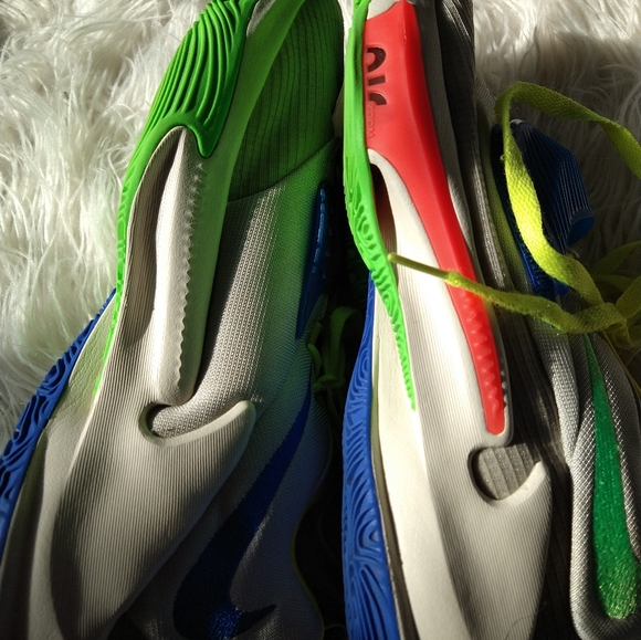 Nike Men's Zoom Freak 3 Light Athletic Sneaker - Picture 7 of 10